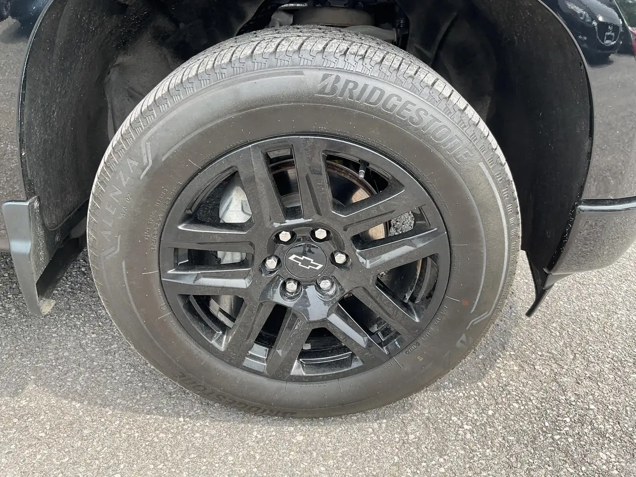 Chevrolet Silverado 1500 - Image 12