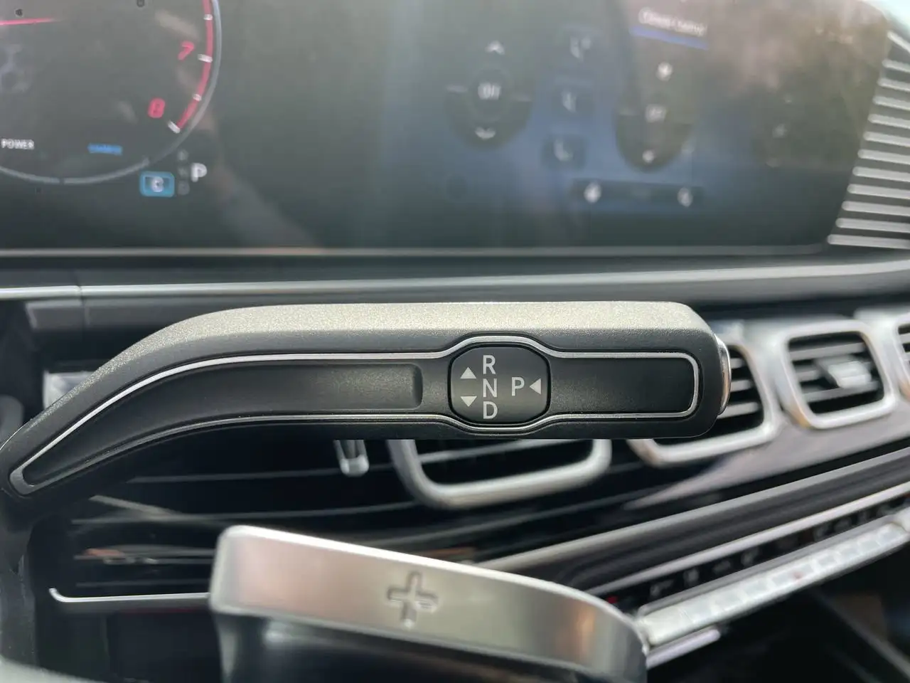 Mercedes-Benz GLE - Image 34