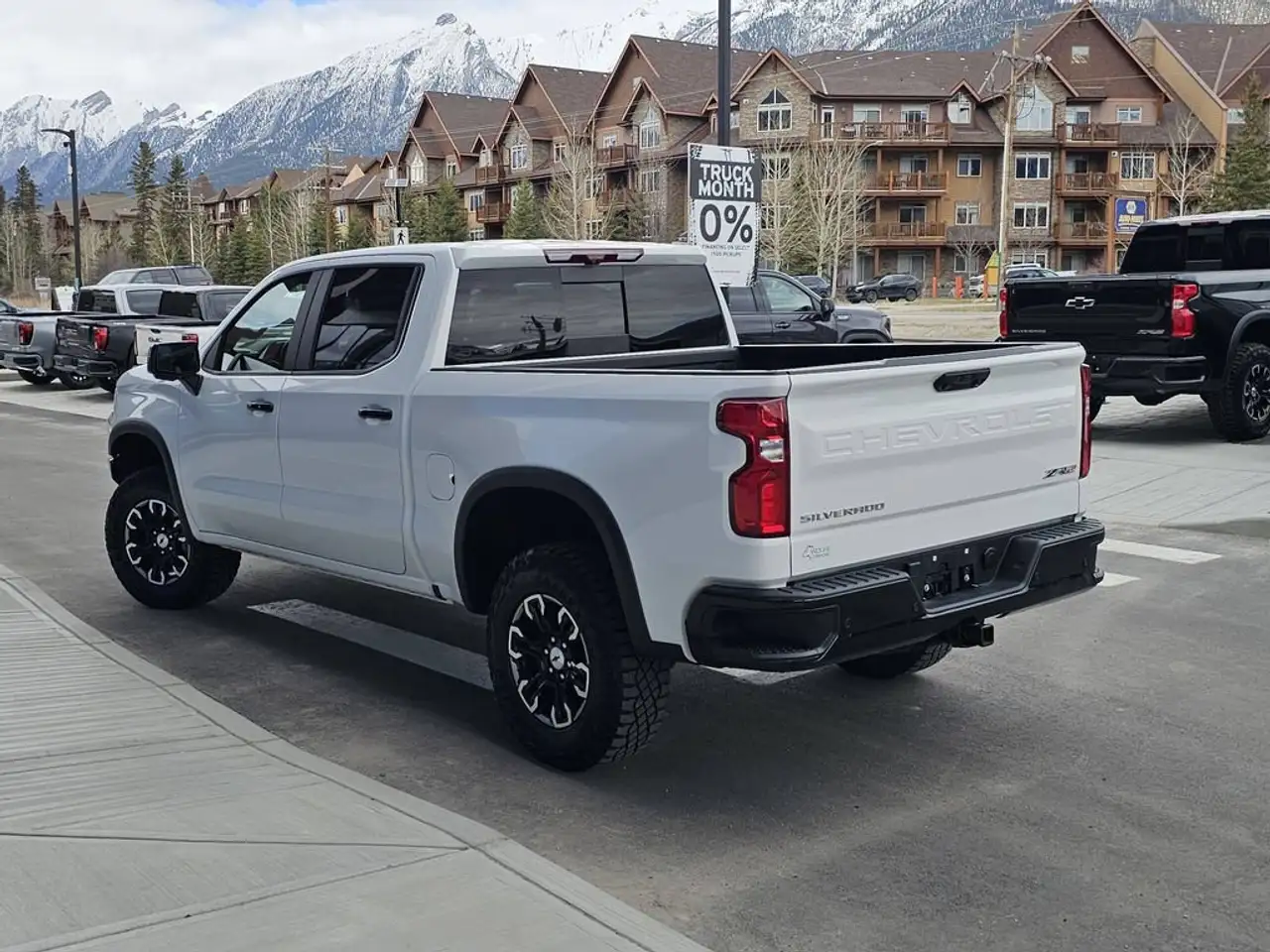 Chevrolet Silverado 1500 - Image 6