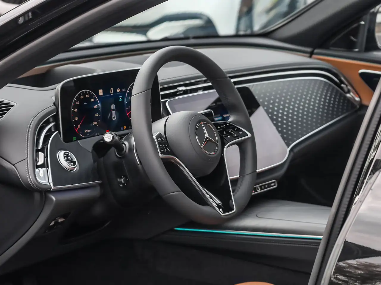 Mercedes-Benz E-Class - Image 13