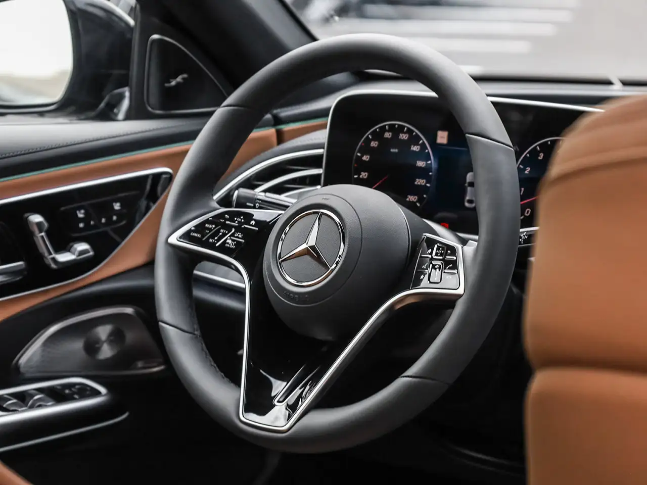 Mercedes-Benz E-Class - Image 17