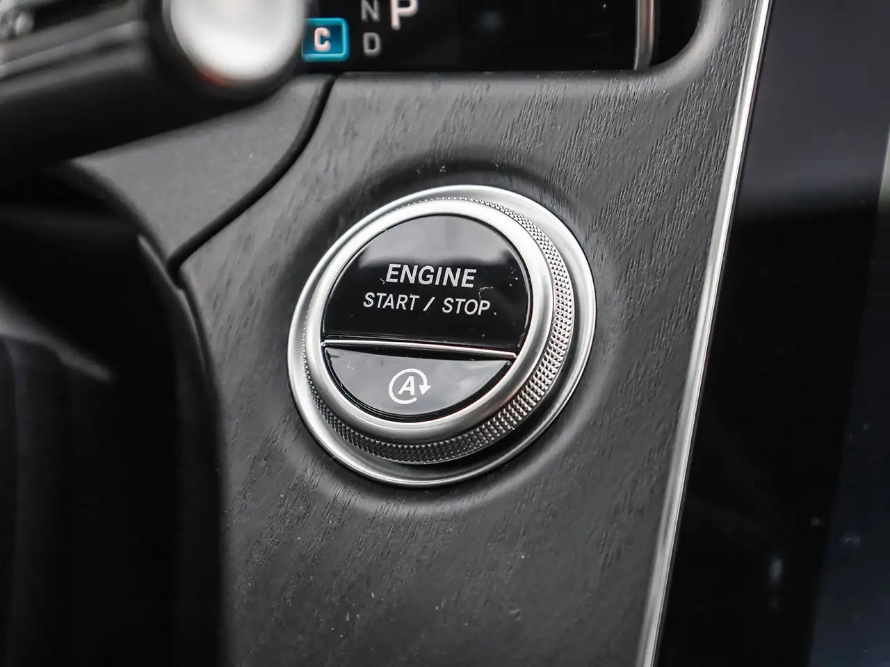 Mercedes-Benz E-Class - Image 24