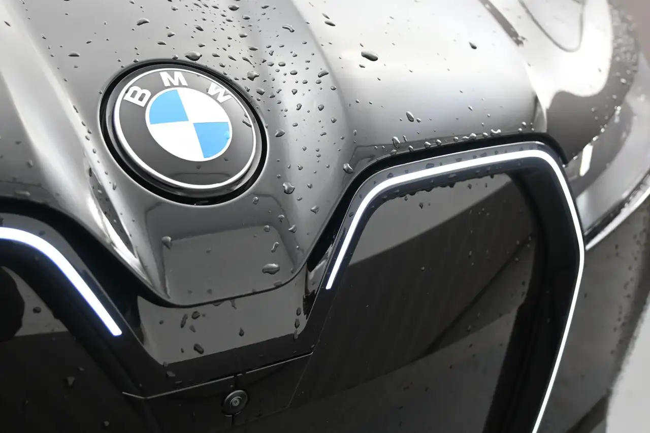 BMW iX - Image 38