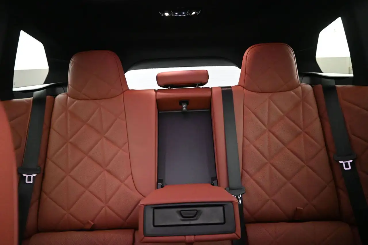 BMW iX - Image 36