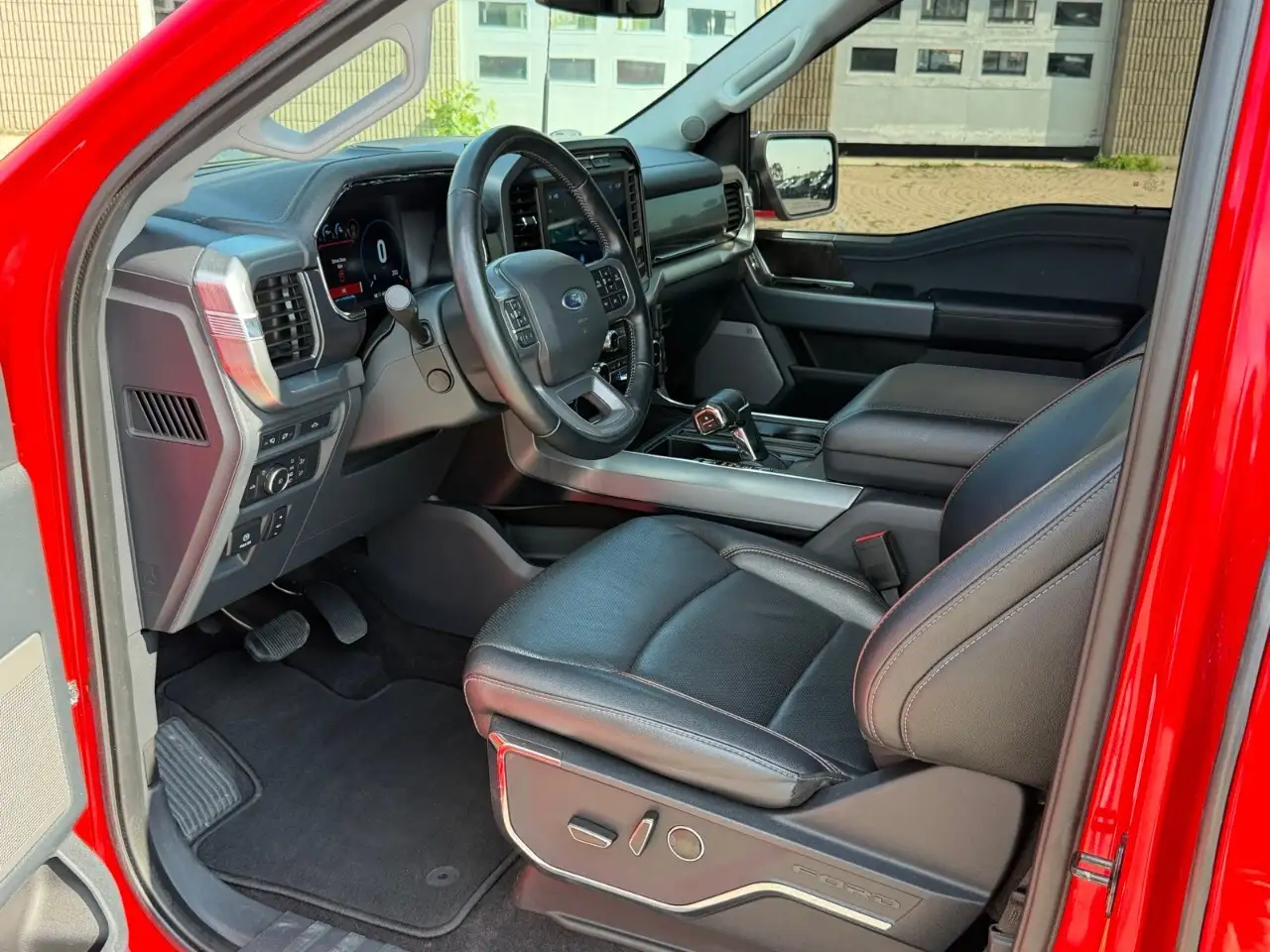 Ford F-150 - Image 12
