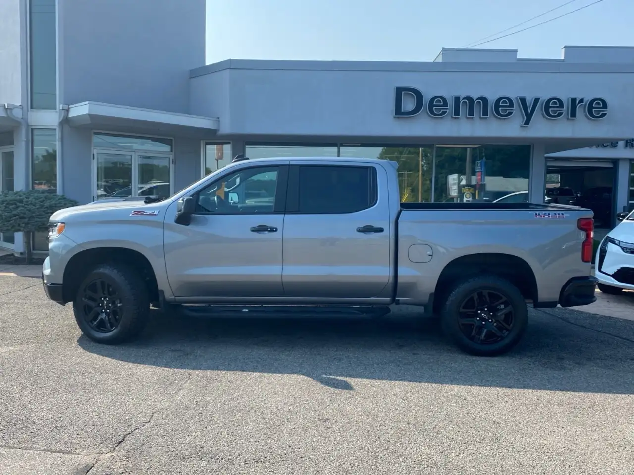 Chevrolet Silverado 1500 - Image 2