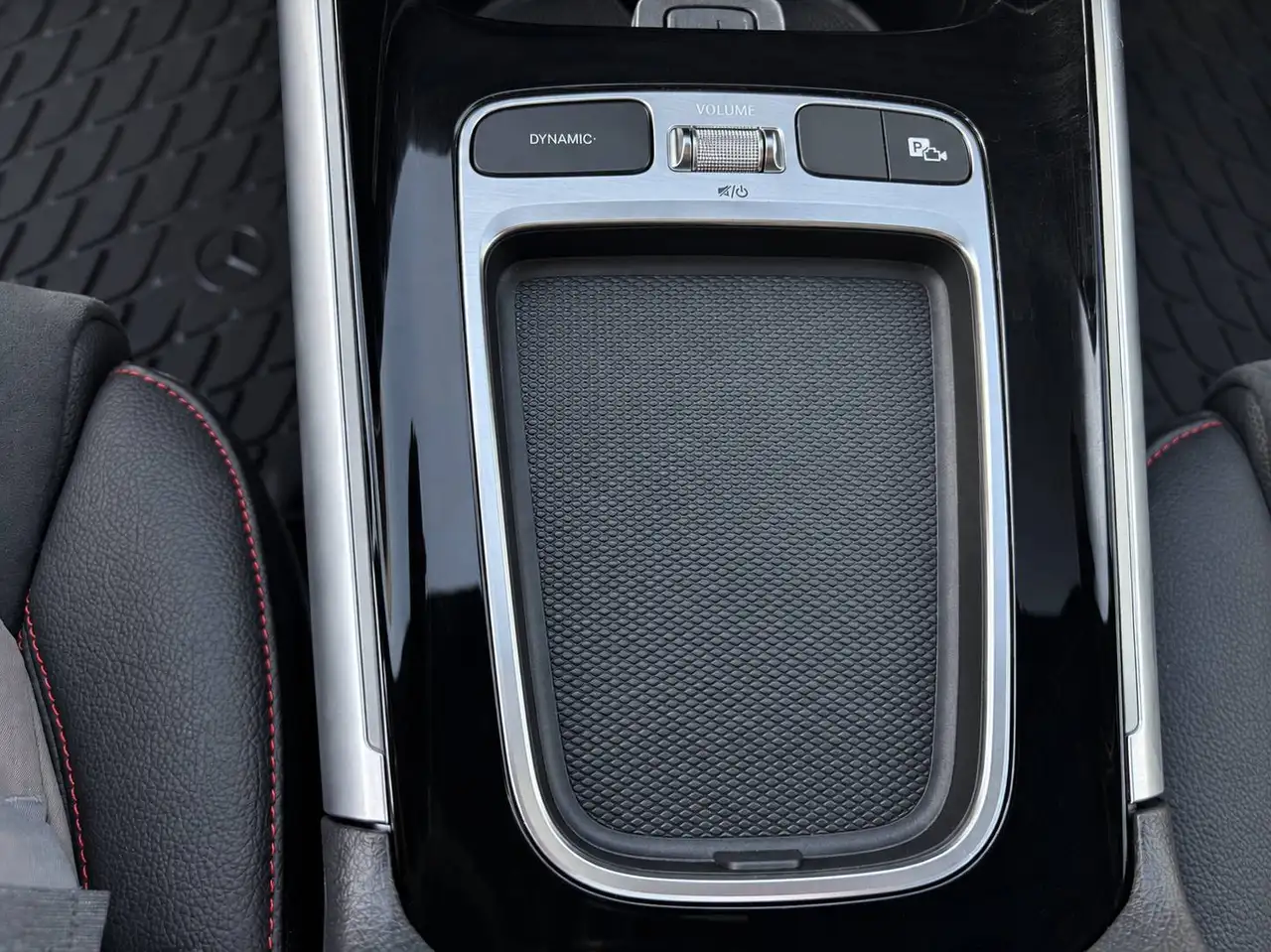 Mercedes-Benz GLA - Image 35
