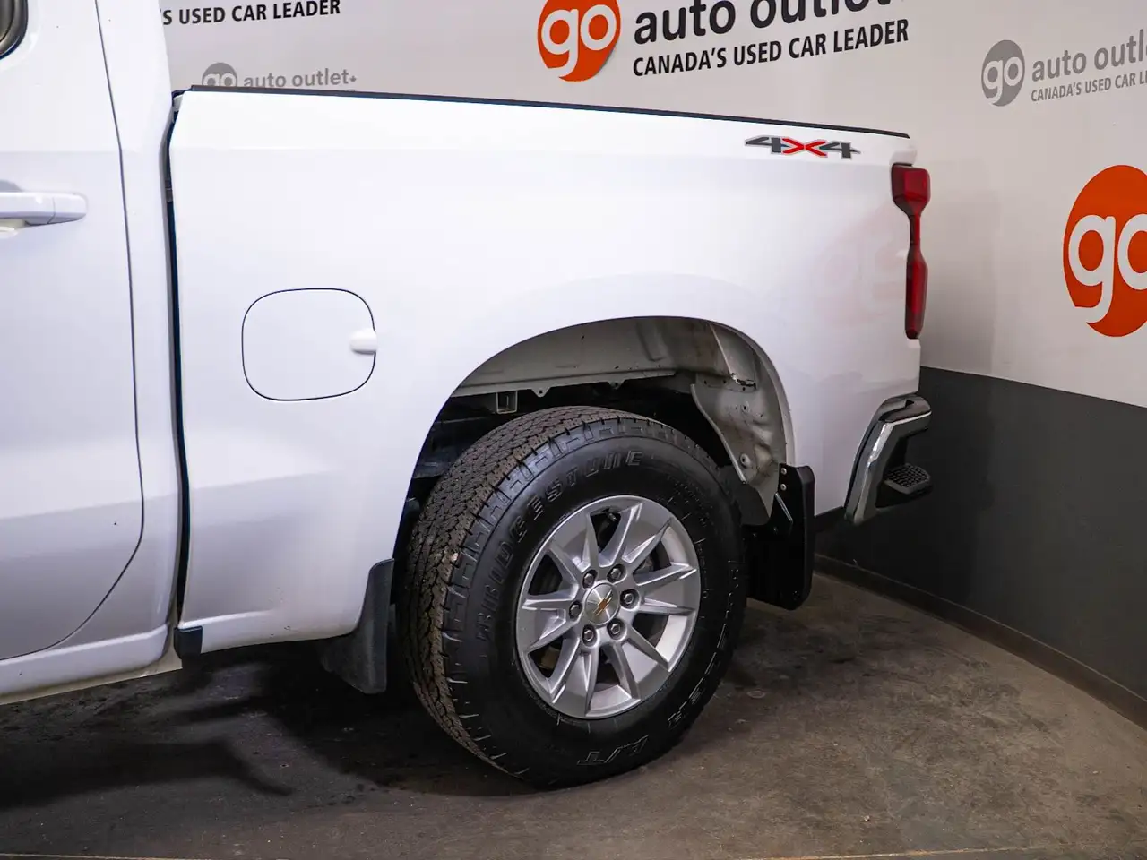 Chevrolet Silverado 1500 - Image 6