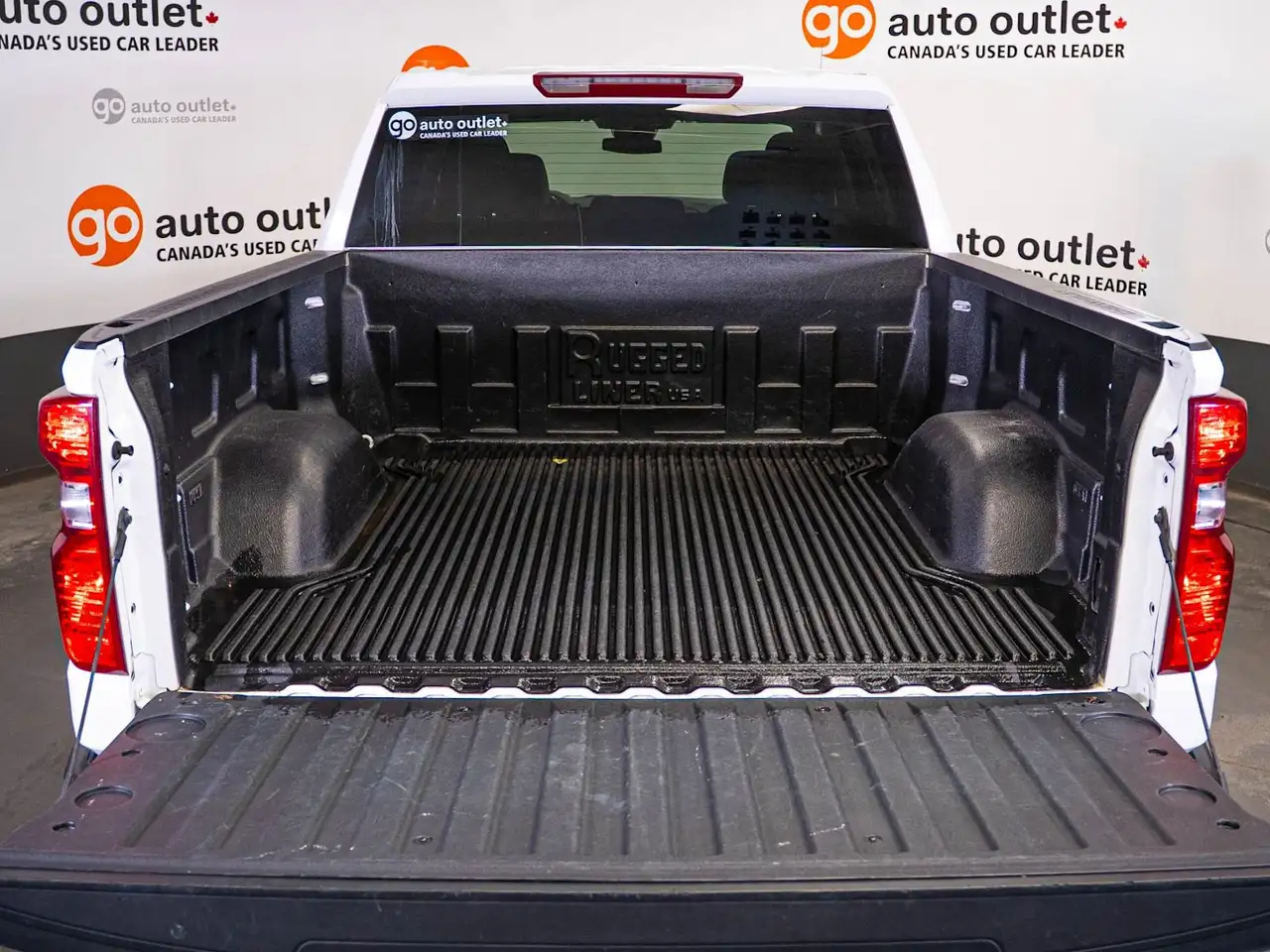 Chevrolet Silverado 1500 - Image 11