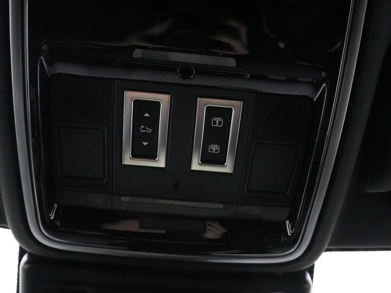 Land Rover Range Rover Velar - Image 20