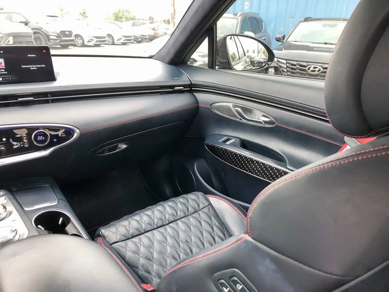 Genesis GV70 - Image 26