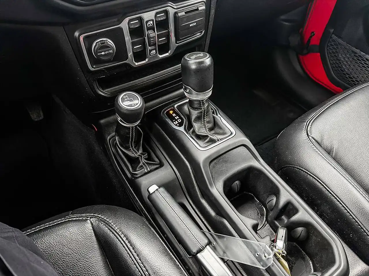 Jeep Wrangler - Image 21