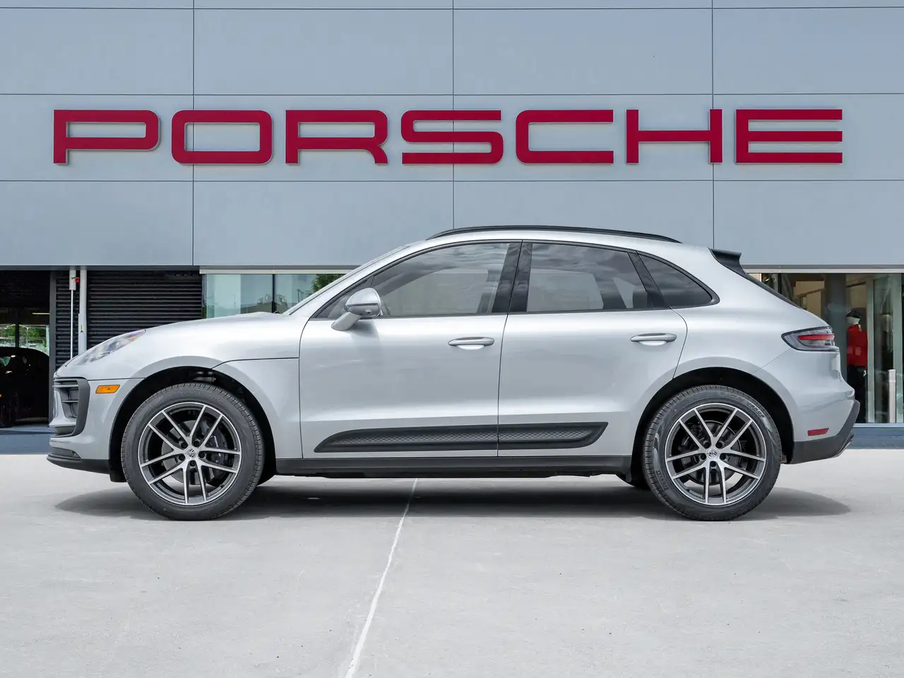 Porsche Macan - Image 2