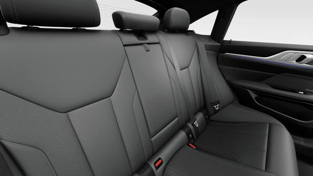 BMW i4 - Image 12