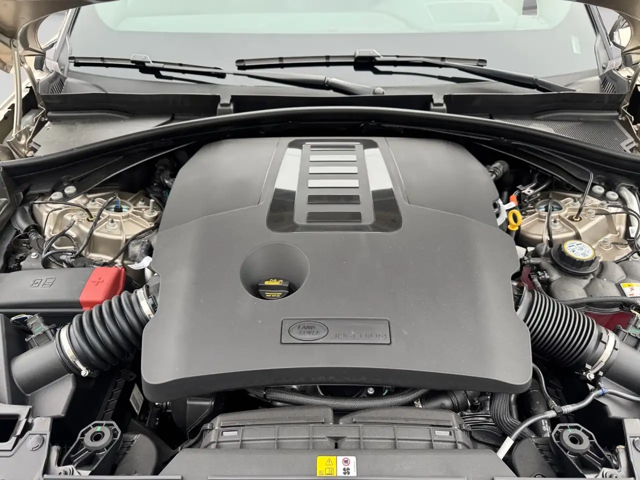 Land Rover Range Rover Velar - Image 26