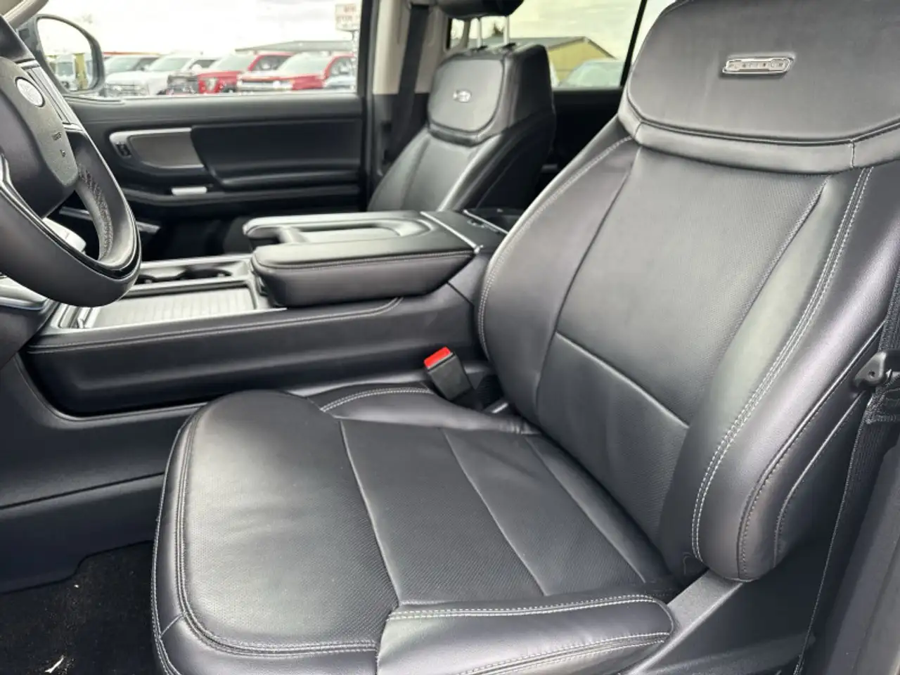 Ford Expedition - Image 13