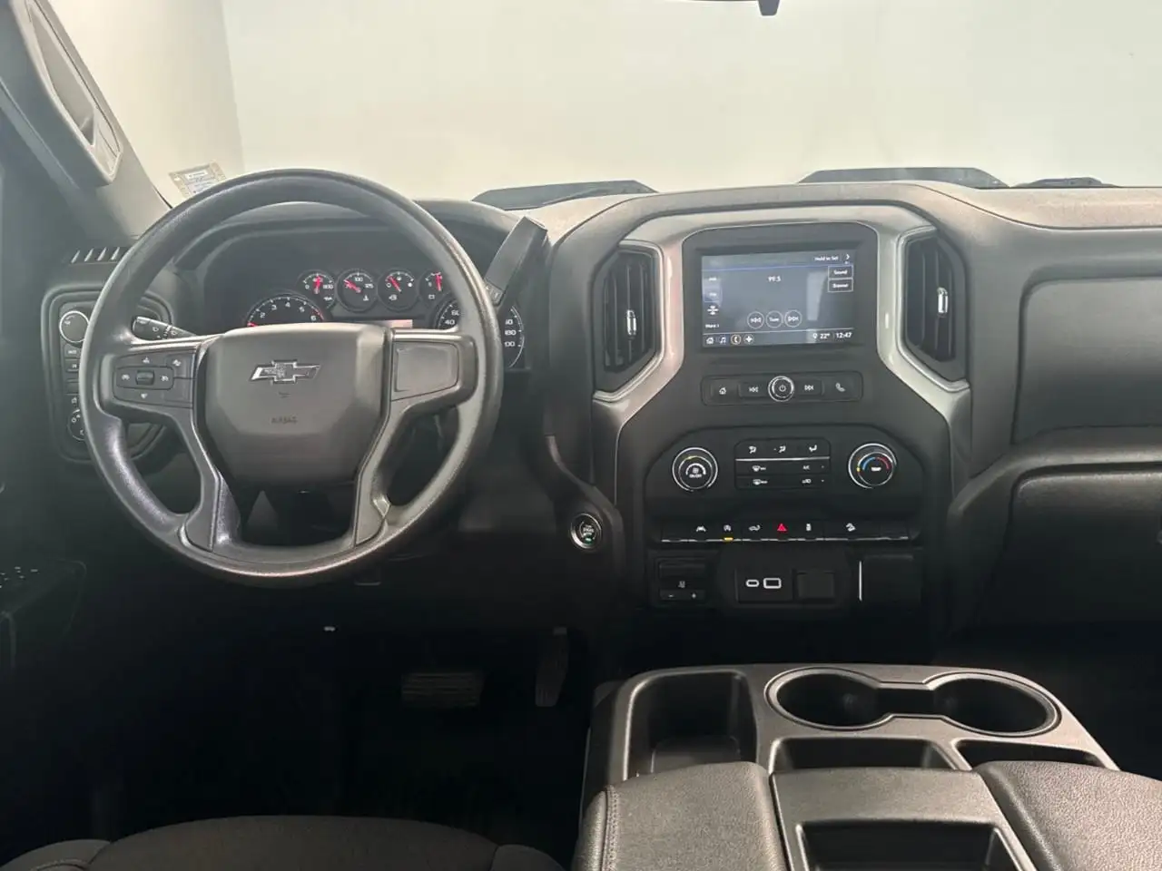 Chevrolet Silverado 1500 - Image 10