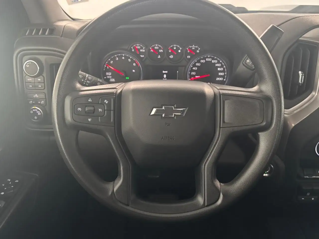 Chevrolet Silverado 1500 - Image 11