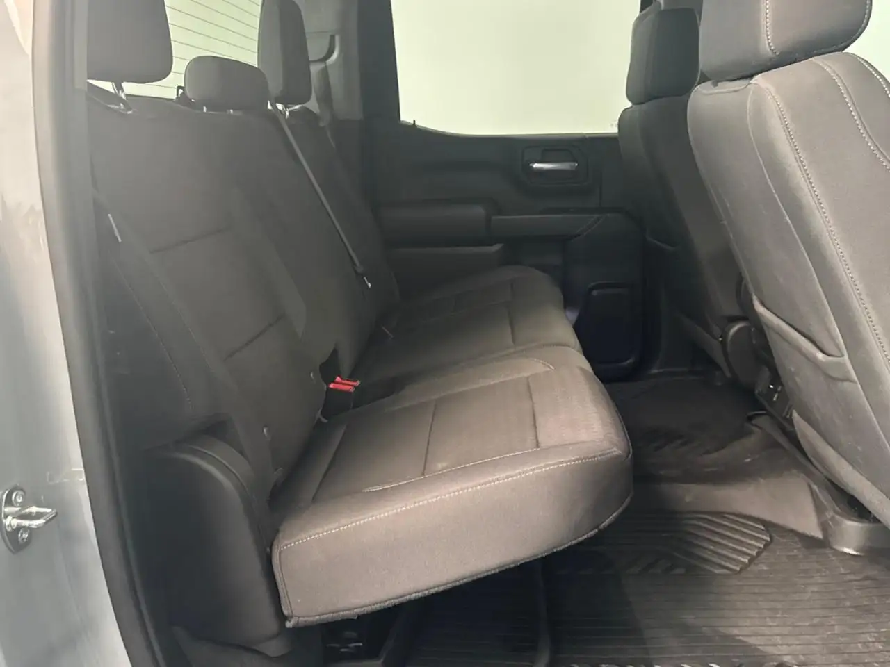 Chevrolet Silverado 1500 - Image 16