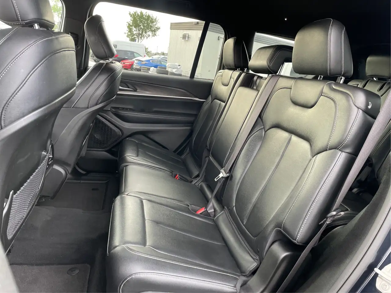 Jeep Grand Cherokee - Image 17