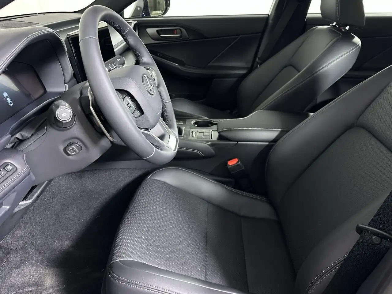 Lexus IS - Image 12