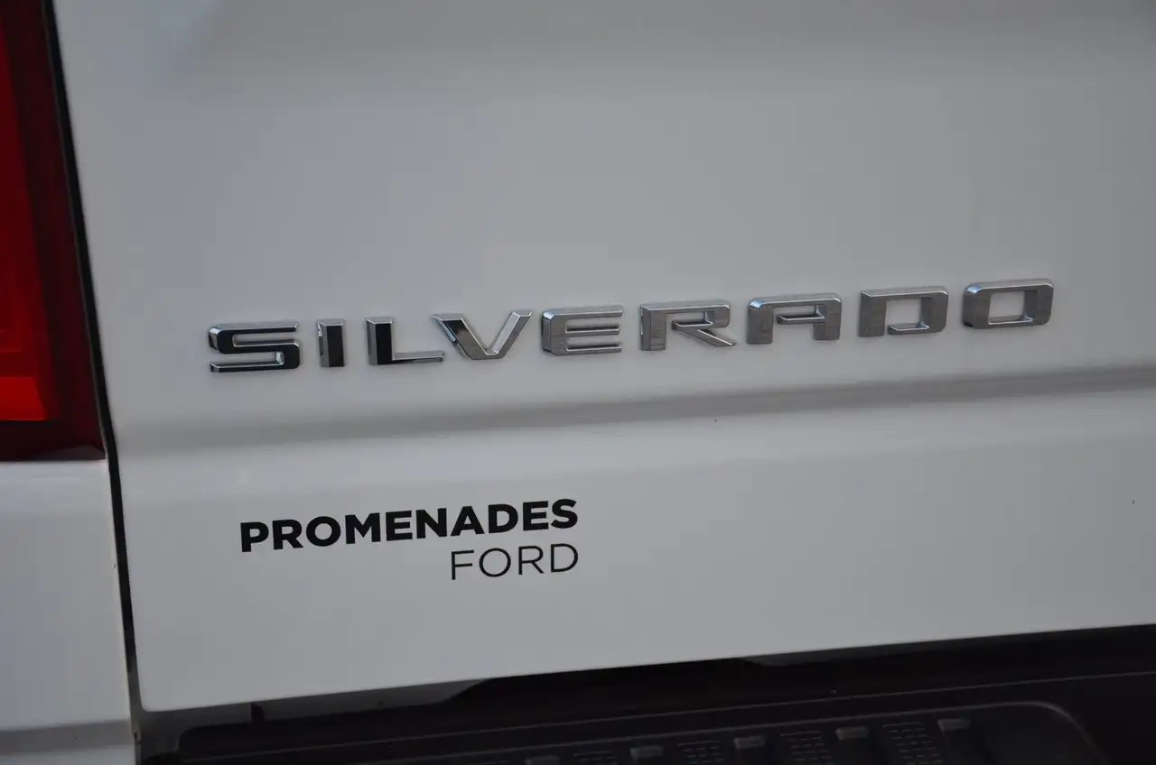 Chevrolet Silverado 1500 - Image 15