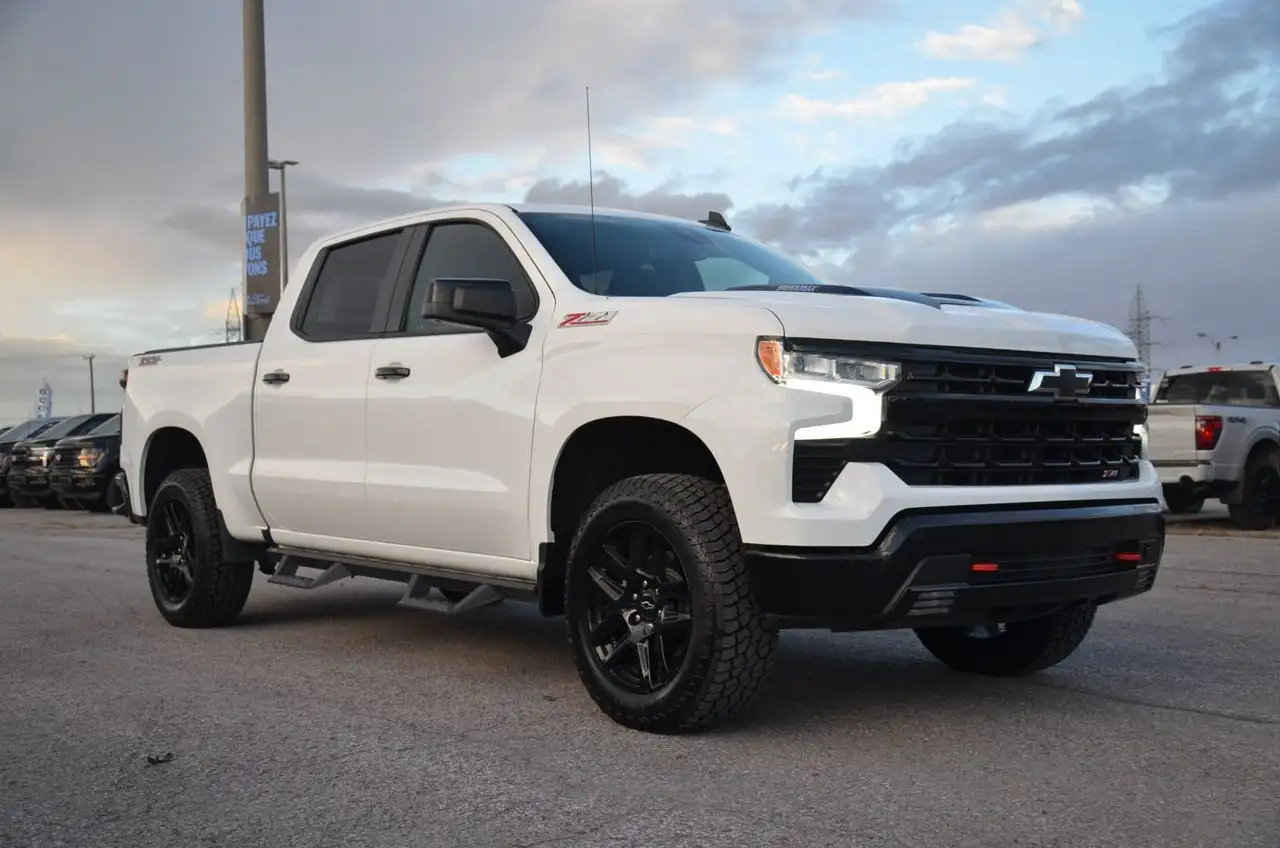 Chevrolet Silverado 1500 - Image 10