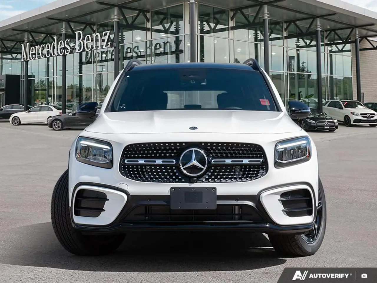 Mercedes-Benz GLB - Image 2