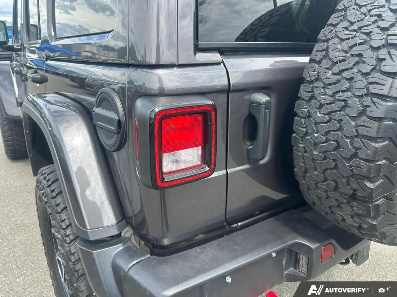 Jeep Wrangler - Image 11