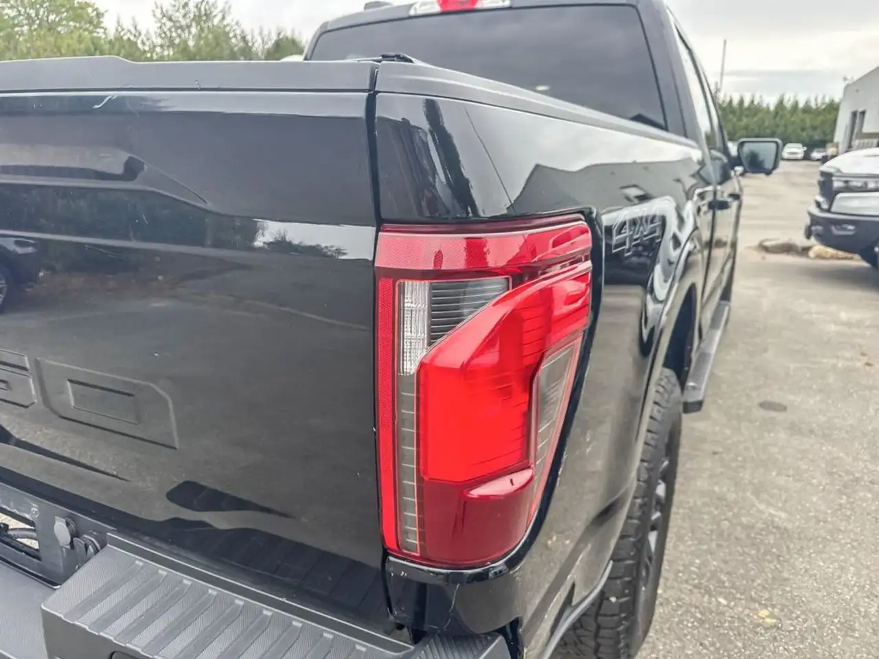 Ford F-150 - Image 11