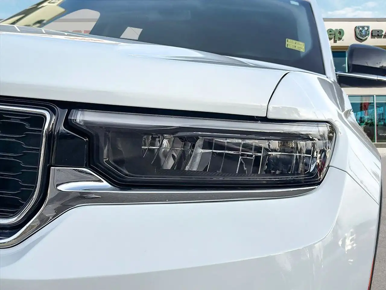 Jeep Grand Cherokee - Image 12
