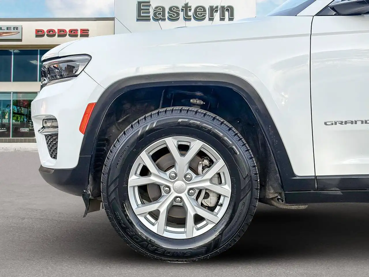 Jeep Grand Cherokee - Image 10