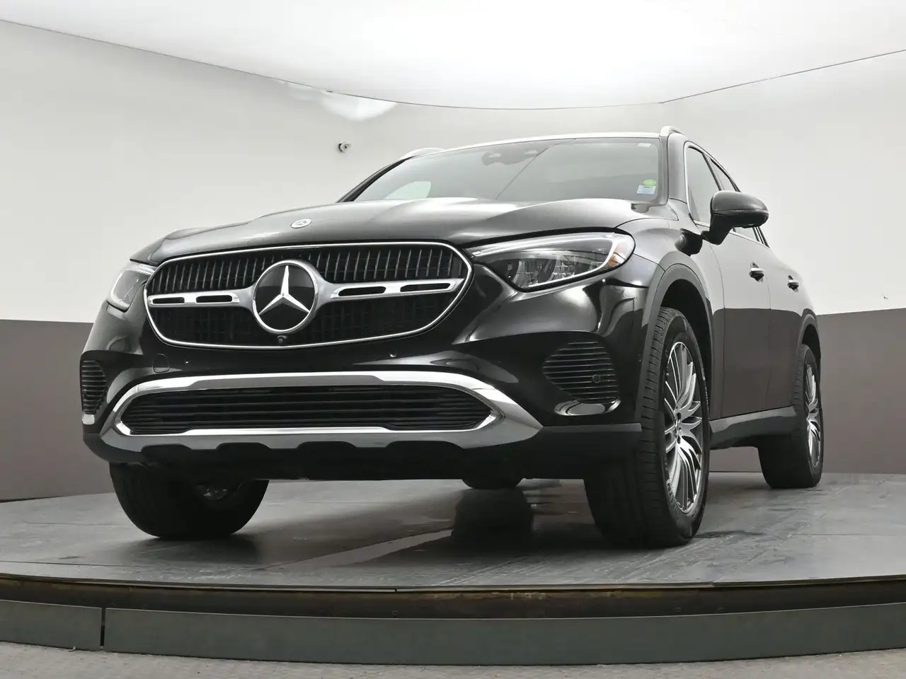 Mercedes-Benz GLC - Image 42
