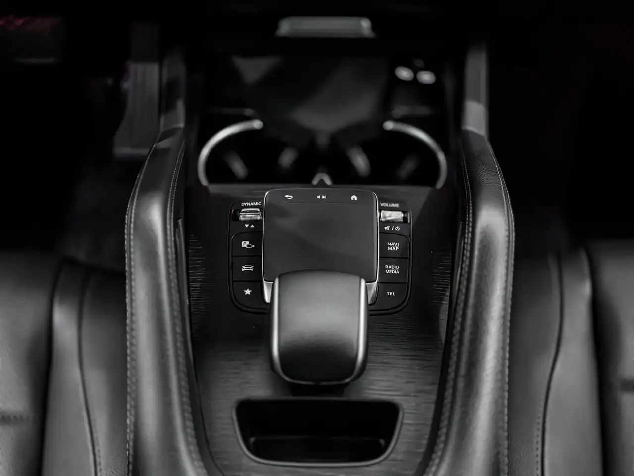 Mercedes-Benz GLE - Image 28