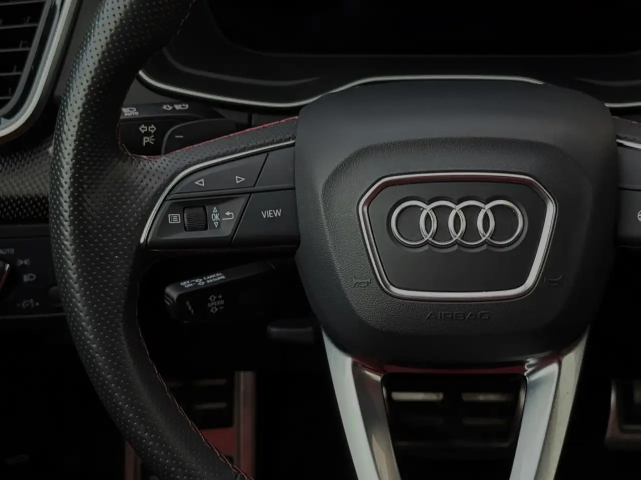 Audi SQ5 - Image 21