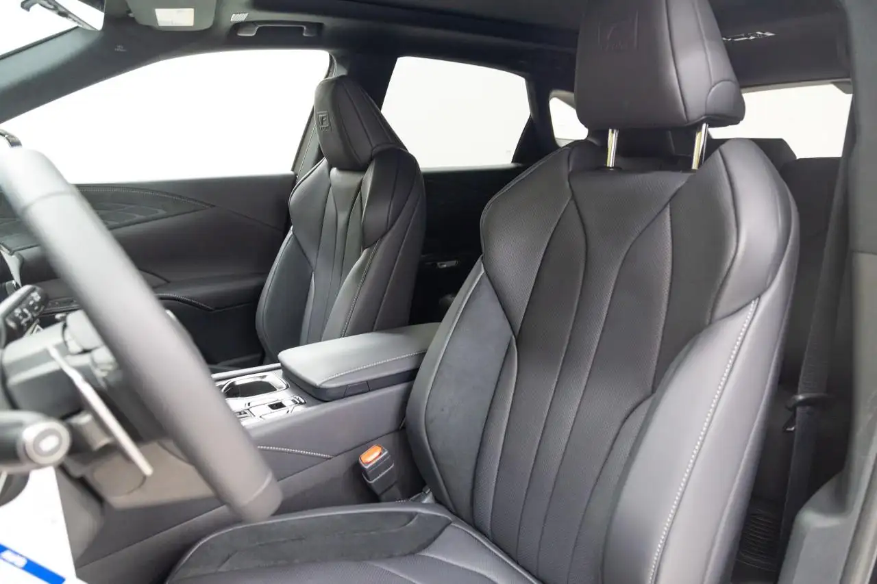 Lexus RX 500h - Image 18