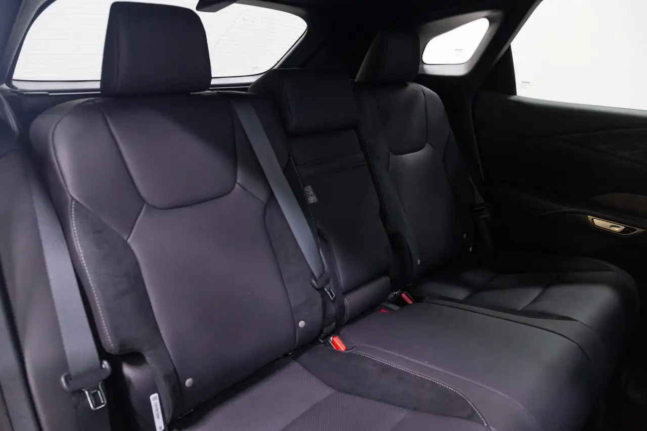 Lexus RX 500h - Image 13