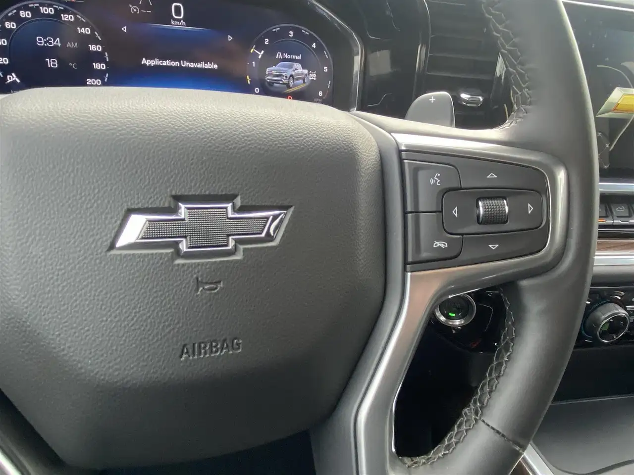 Chevrolet Silverado 1500 - Image 18