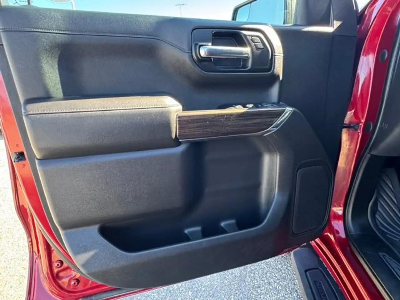 Chevrolet Silverado 1500 - Image 9