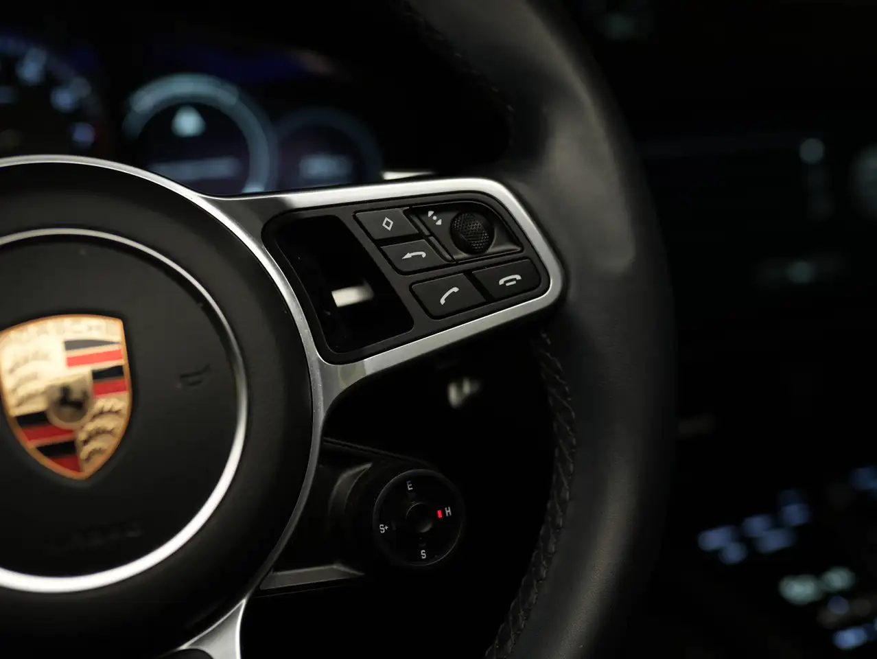 Porsche Cayenne - Image 12