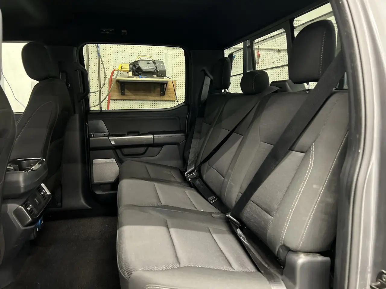 Ford F-150 - Image 36