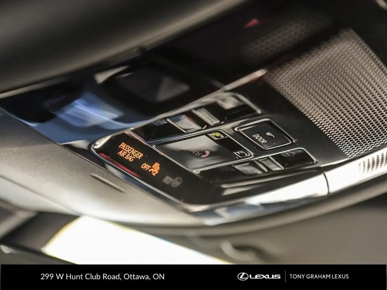 Lexus RX 350 - Image 24