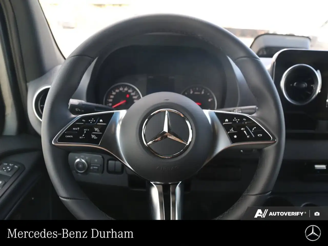 Mercedes-Benz Sprinter - Image 14