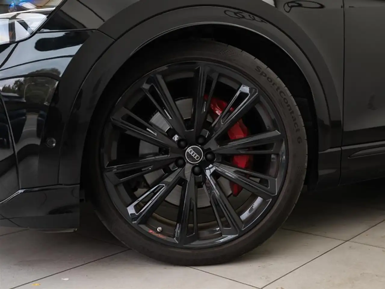 Audi SQ8 - Image 10