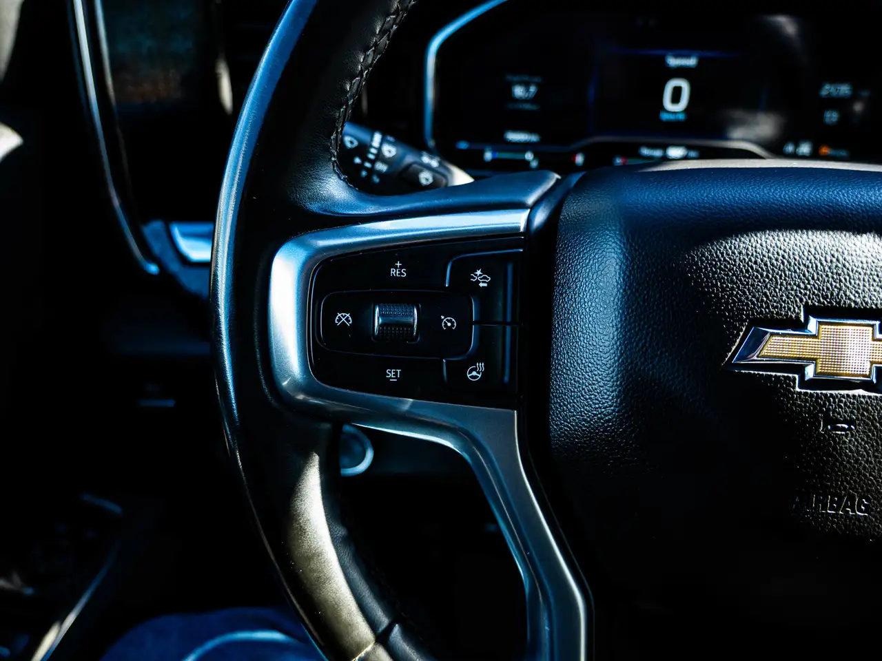 Chevrolet Silverado 1500 - Image 23