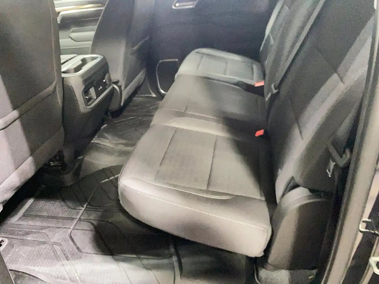 Chevrolet Silverado 1500 - Image 6
