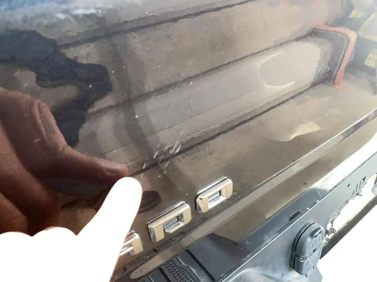 Chevrolet Silverado 1500 - Image 18