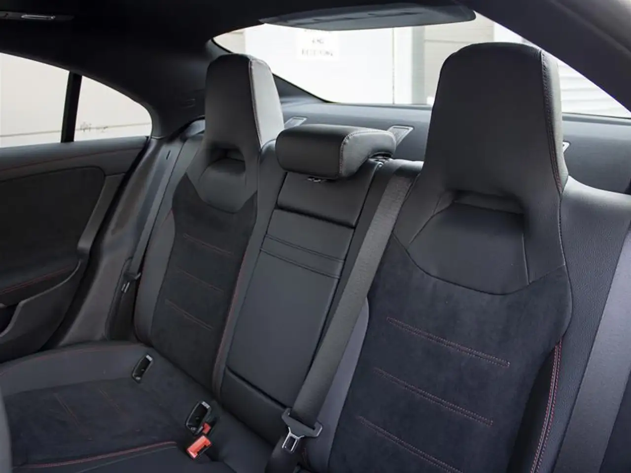 Mercedes-Benz CLA - Image 21