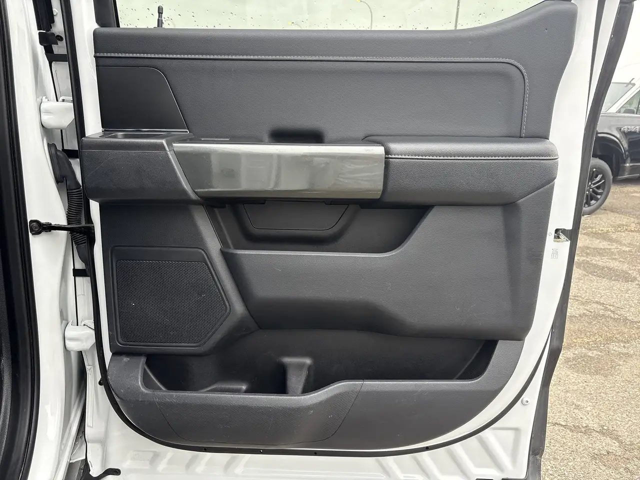 Ford F-150 - Image 30