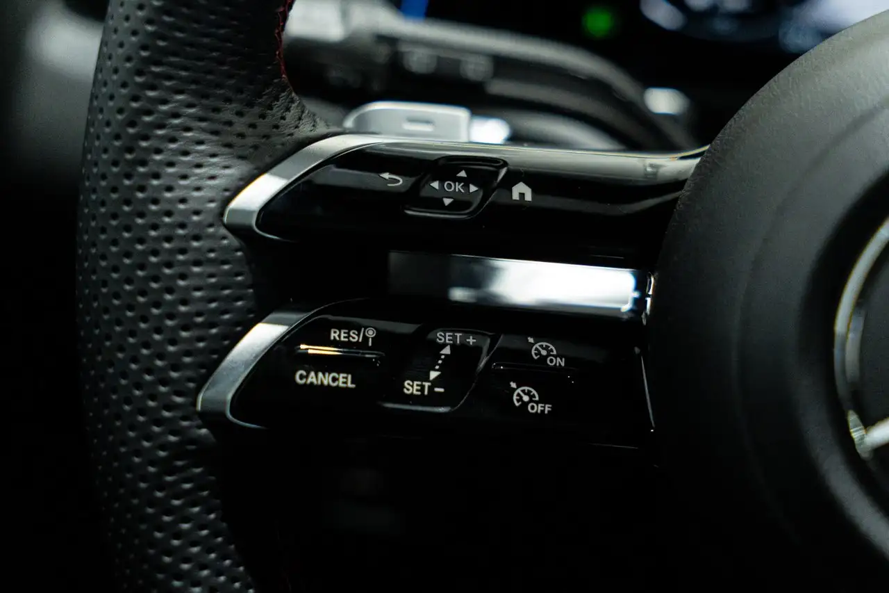 Mercedes-Benz GLB - Image 11